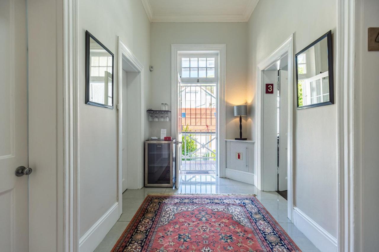 4 On Varneys Guest House كيب تاون المظهر الخارجي الصورة