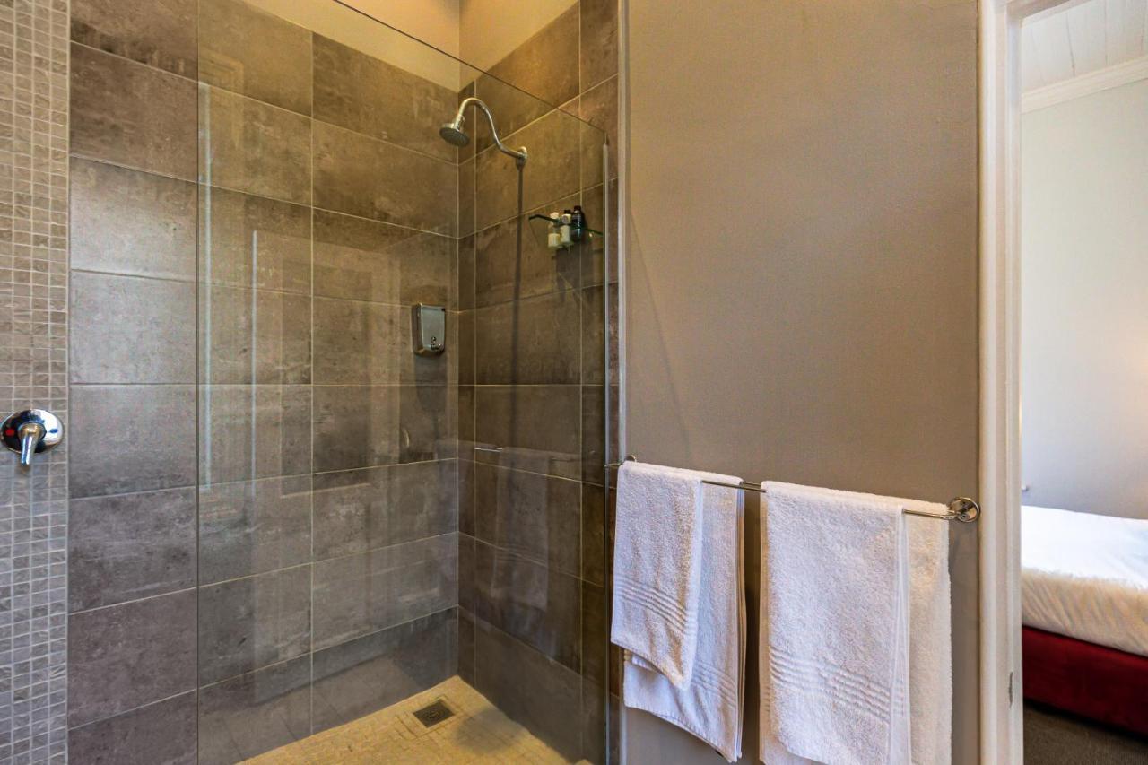 4 On Varneys Guest House كيب تاون المظهر الخارجي الصورة